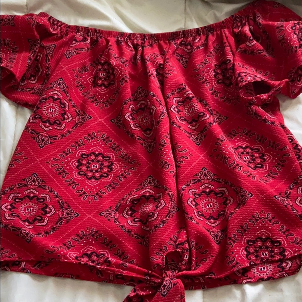 Off the shoulder Red bandanna shirt